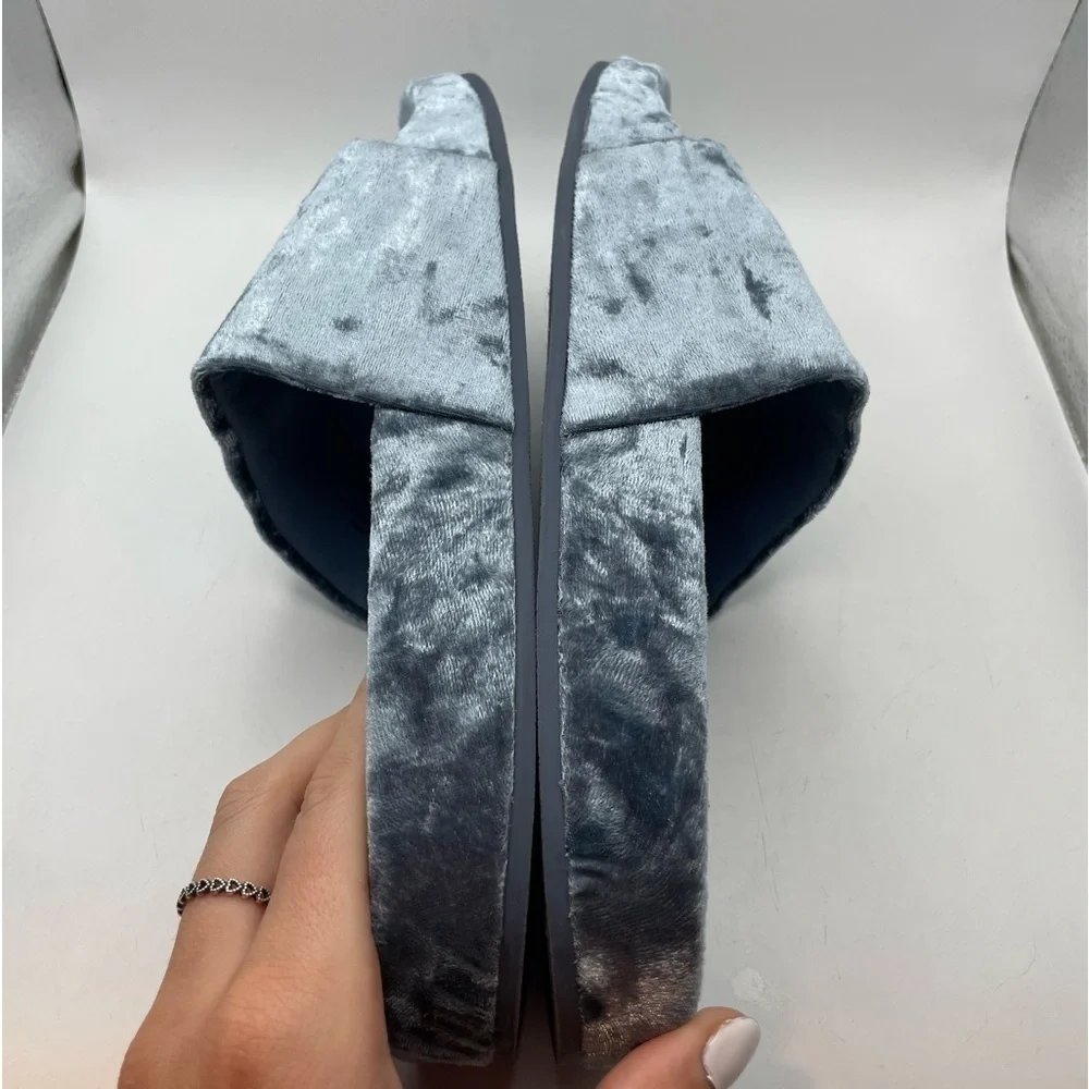 Steve Madden Slush blue velvet sandals women’s 9